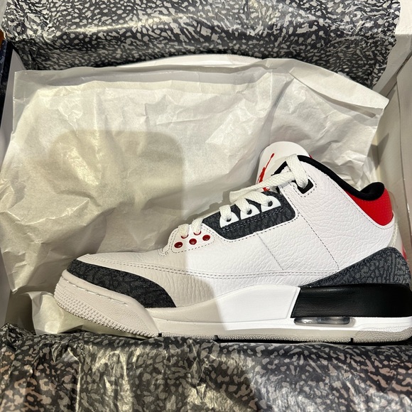 Jordan 3 Denim - Picture 2 of 6